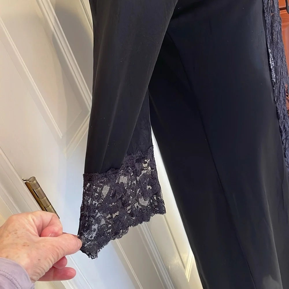 VINTAGE LONG BLACK LACE ROBE - Picture 4 of 8
